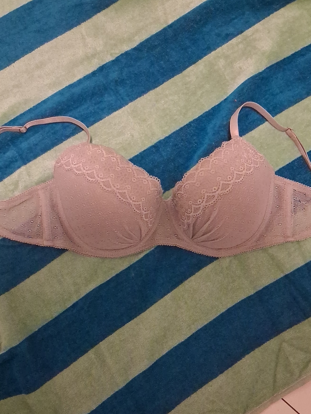 Delicate Gray Lace Underwire Bra - Women's Intimates